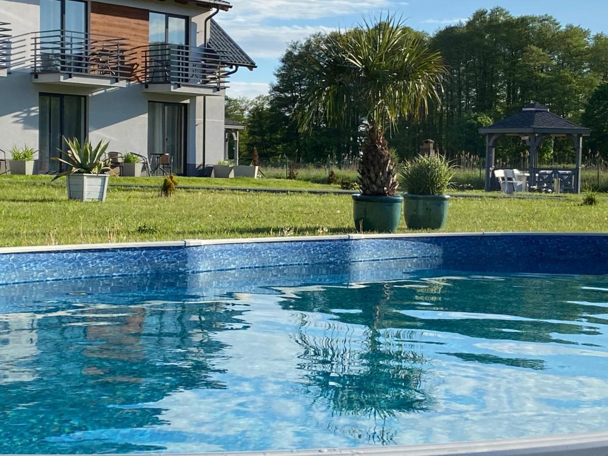 Pokoje Goscinne Kameralnie - Basen Z Podgrzewana Woda Jantar Exterior foto