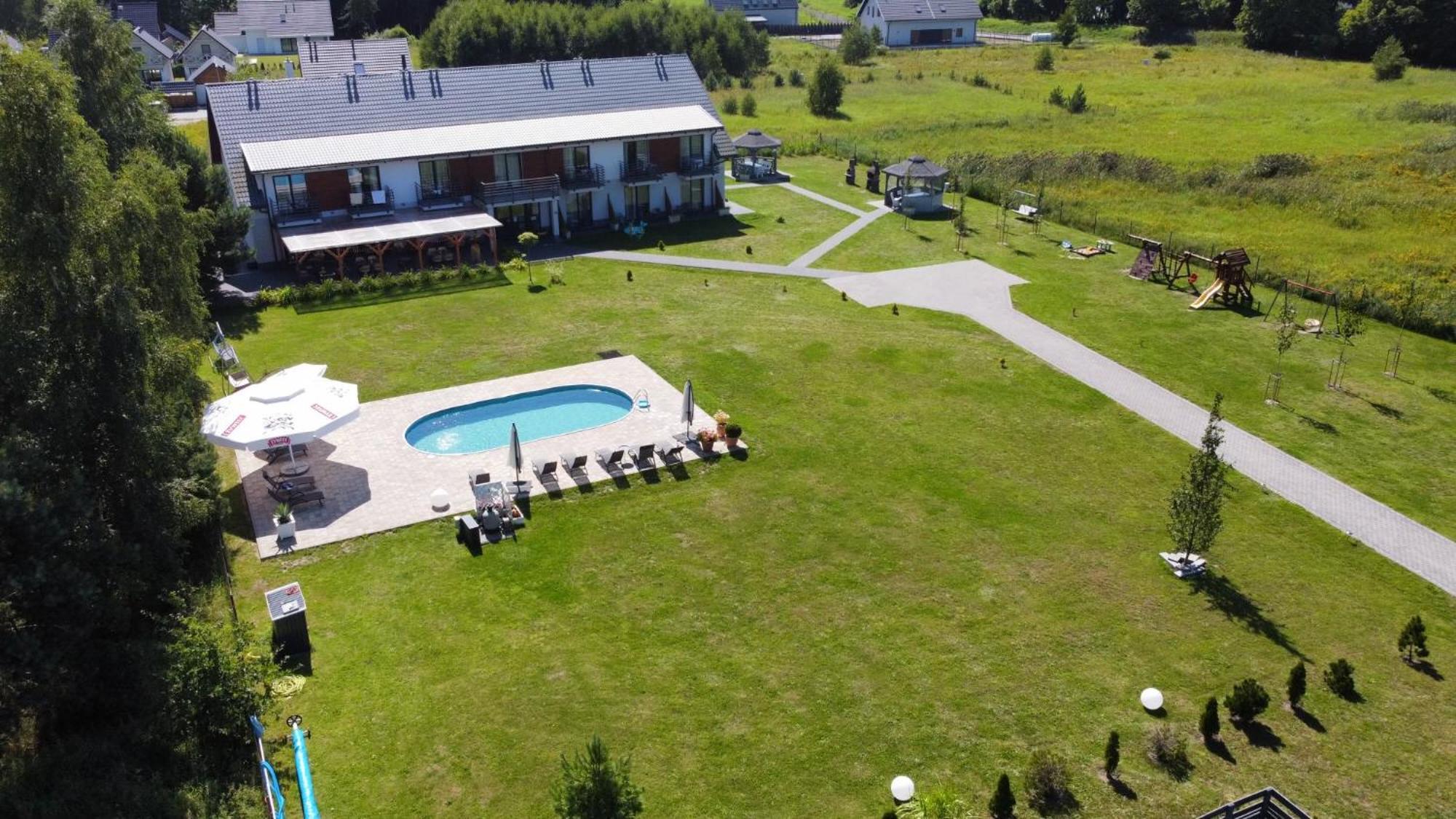 Pokoje Goscinne Kameralnie - Basen Z Podgrzewana Woda Jantar Exterior foto