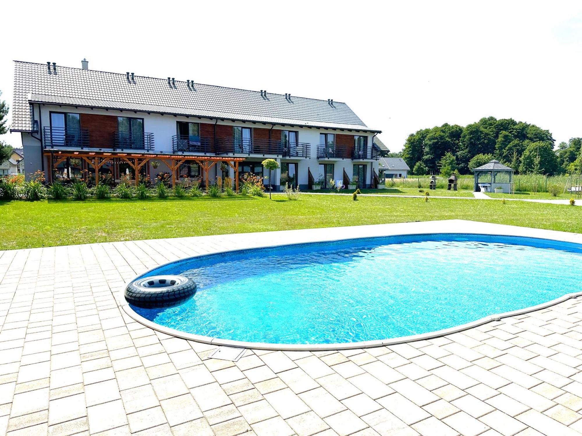 Pokoje Goscinne Kameralnie - Basen Z Podgrzewana Woda Jantar Exterior foto