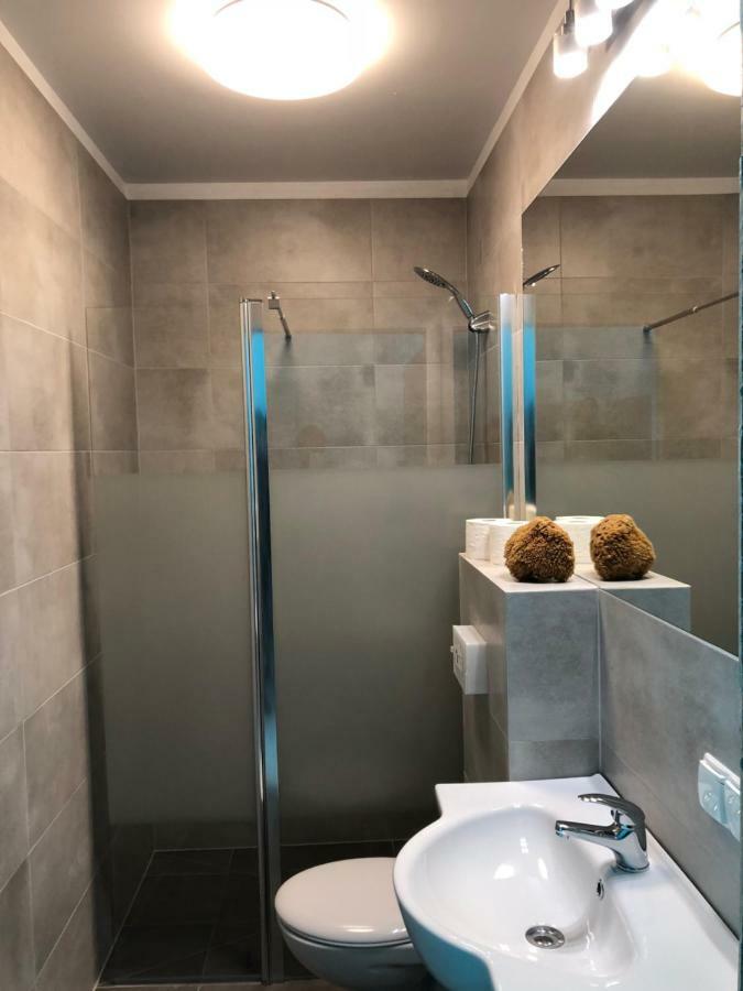 Pokoje Goscinne Kameralnie - Basen Z Podgrzewana Woda Jantar Exterior foto